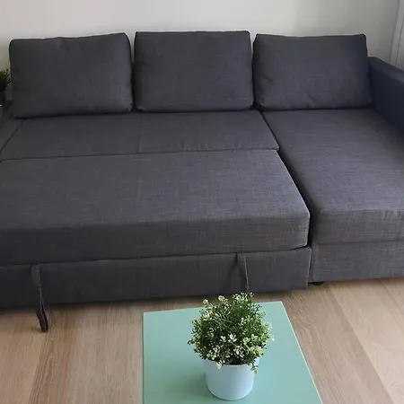 Piso Moderno Con Garaje En El Centro De *