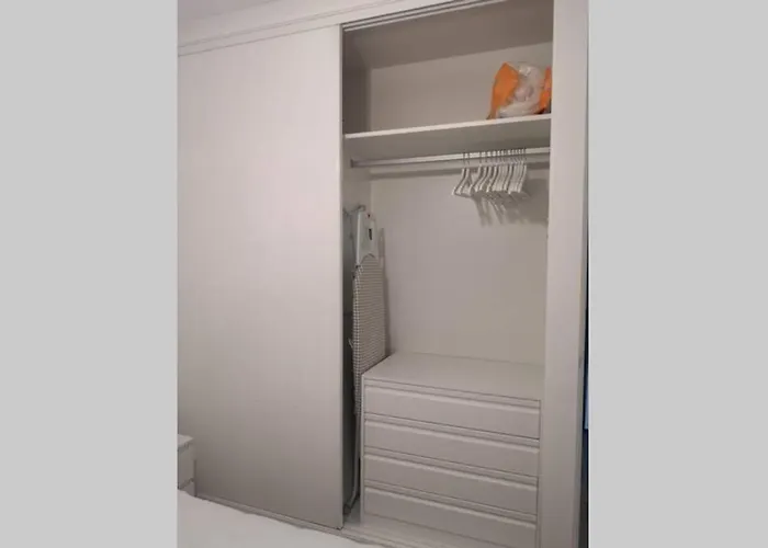 Piso Moderno Con Garaje En El Centro De Apartmán