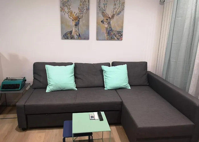 Piso Moderno Con Garaje En El Centro De *